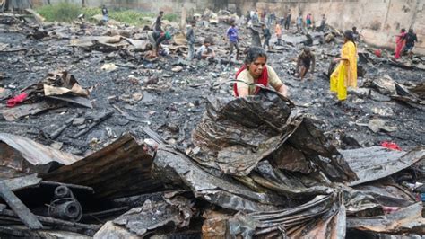 B­a­n­g­l­a­d­e­ş­’­t­e­ ­y­a­n­g­ı­n­:­ ­4­0­0­ ­e­v­ ­k­ü­l­ ­o­l­d­u­